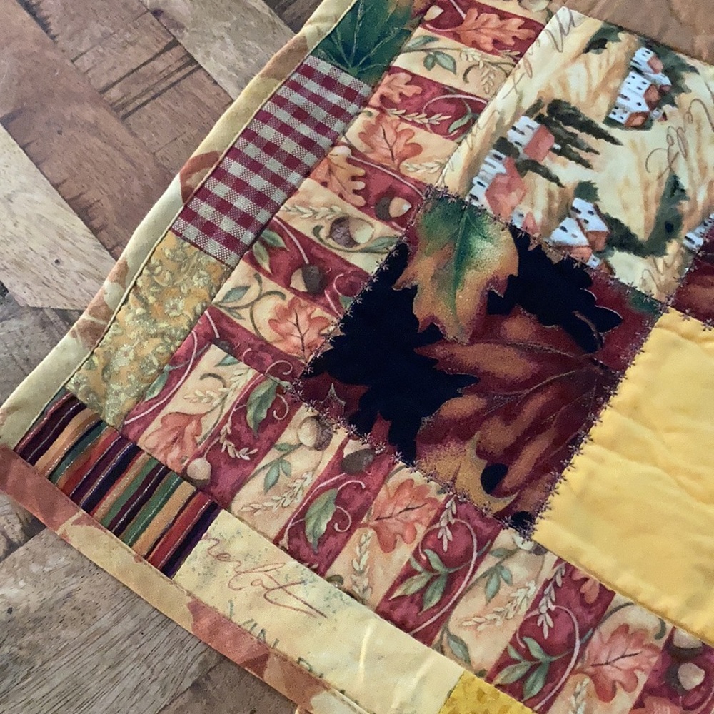 Autumn patchwork table runner - reversible - Picture 2 of 5